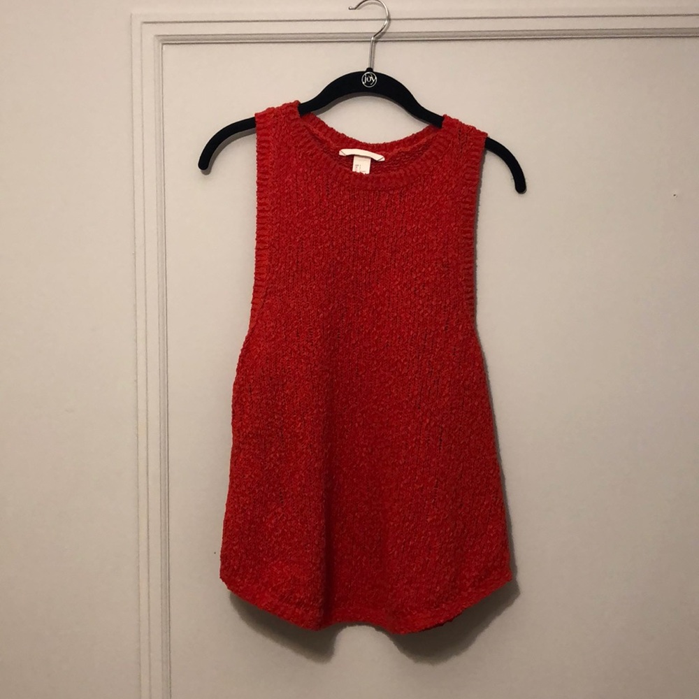 Red racer back tank
